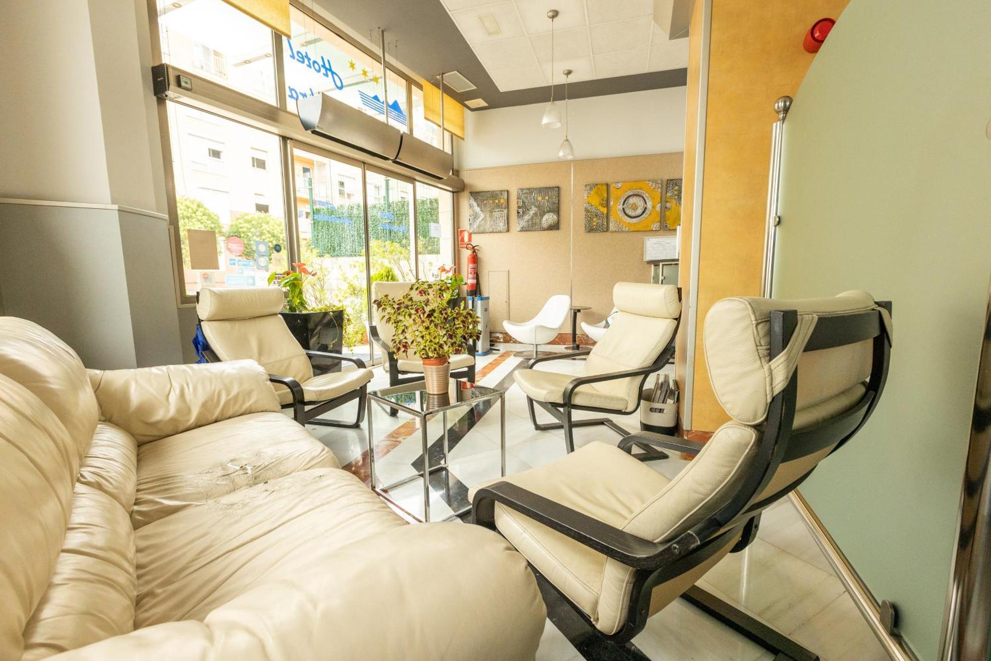 Hotel Montedobra Torrelavega Exteriör bild